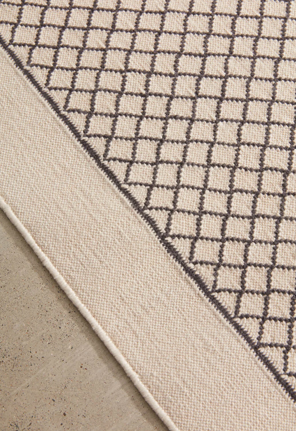 FELLS-ANDES-FISKE-RUG-DETAIL-MERINO-MID-RES.jpg