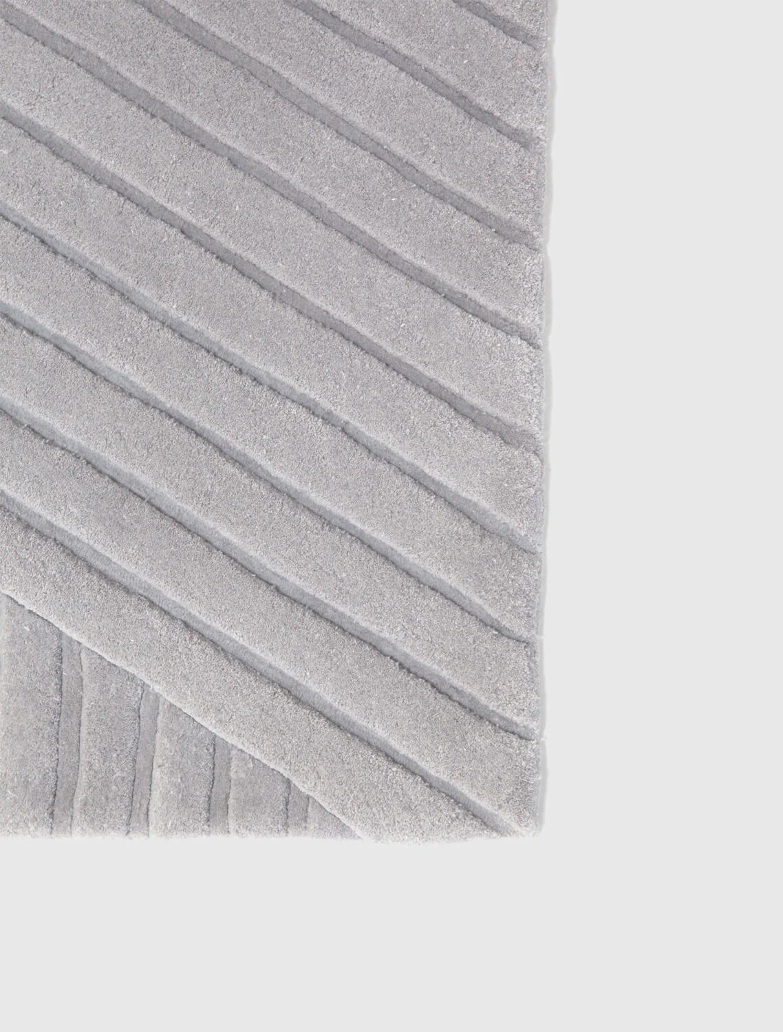 FELLS-ANDES-OPPLAND-RUG-DETAIL-BABY-ALPACA-MID-RES-GREY.jpg