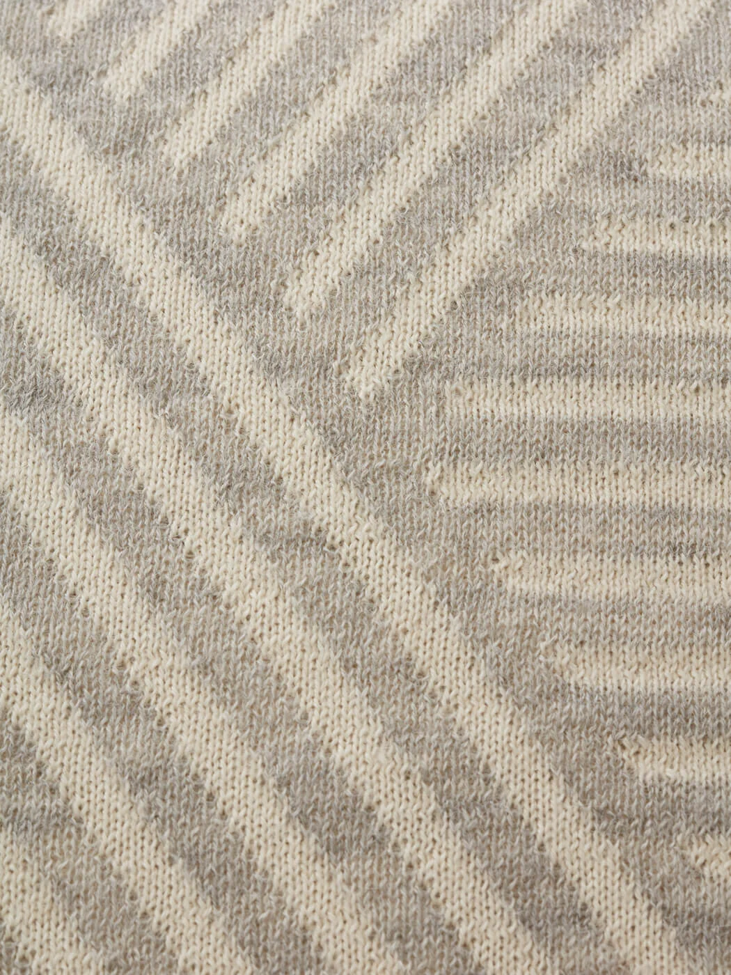 Fells-Andes-Fells-Baby-Alpaca-Pillow-Detail.jpg