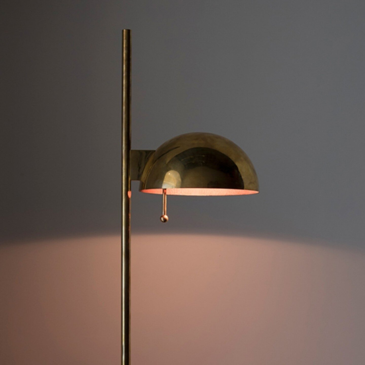 Design that lasts - inspiration: The beautifully geometric Standing Straight Lamp by @casegoods.in Design: Samuel Barclay, Paul Michelon, Kenneth Rodrigues.

#designthatlasts #designinspiration #lightingdesign #geometricdesign