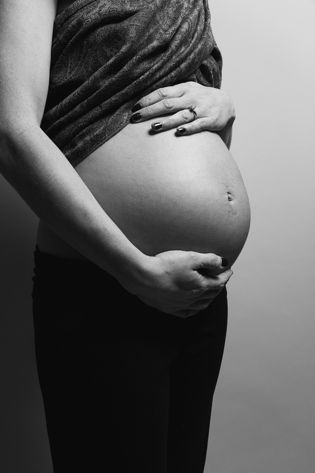 Heather blog RI maternity photographer 4.jpg
