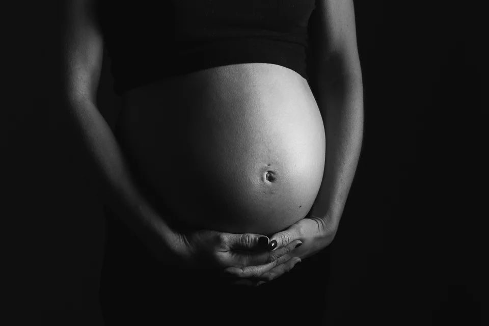 Heather blog RI maternity photographer 8.jpg