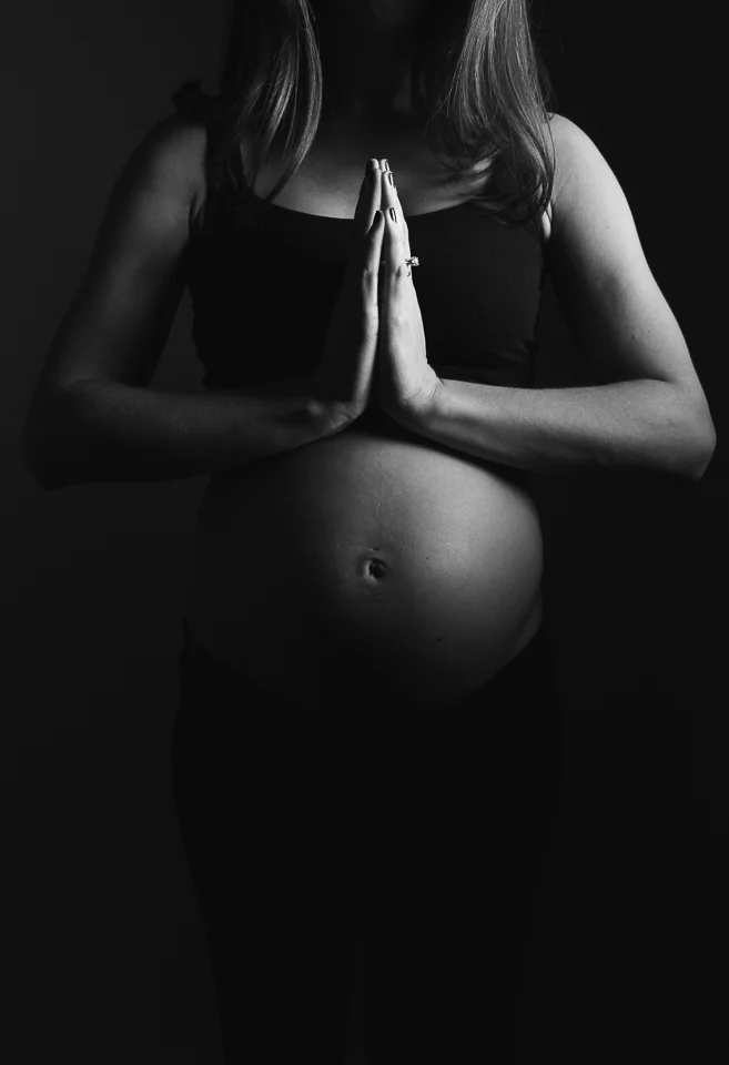 Heather blog RI maternity photographer 12.jpg