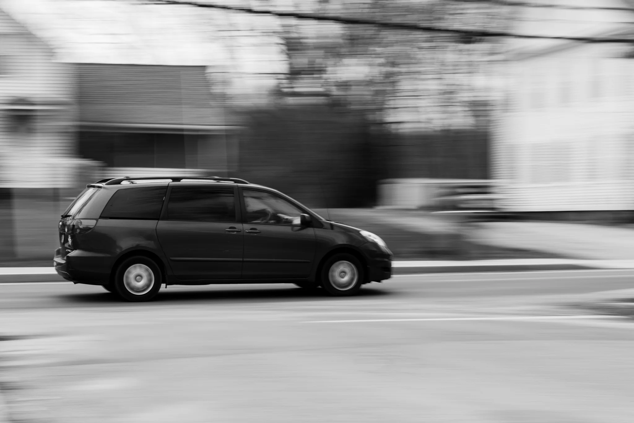 panning image of car in Wakefield, RI