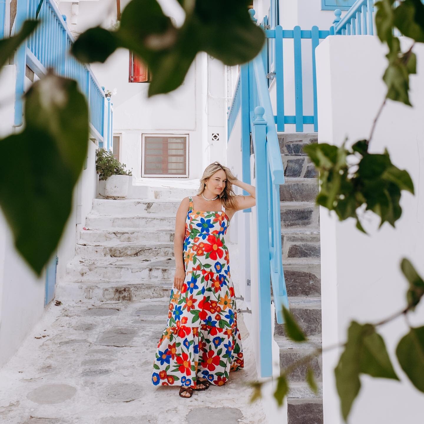 Impromptu belly session in Mikonos with this lovely mama. This dress was the perfect choice for this colourful location. #maternityphotography #mikonos #lisbonfamilyphotographer