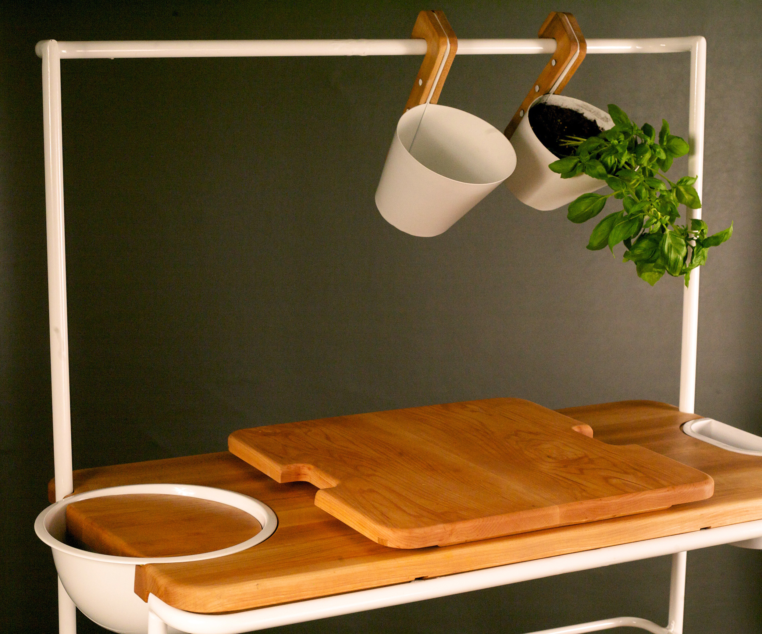 The trays that create the shelves can be removed and carried away.