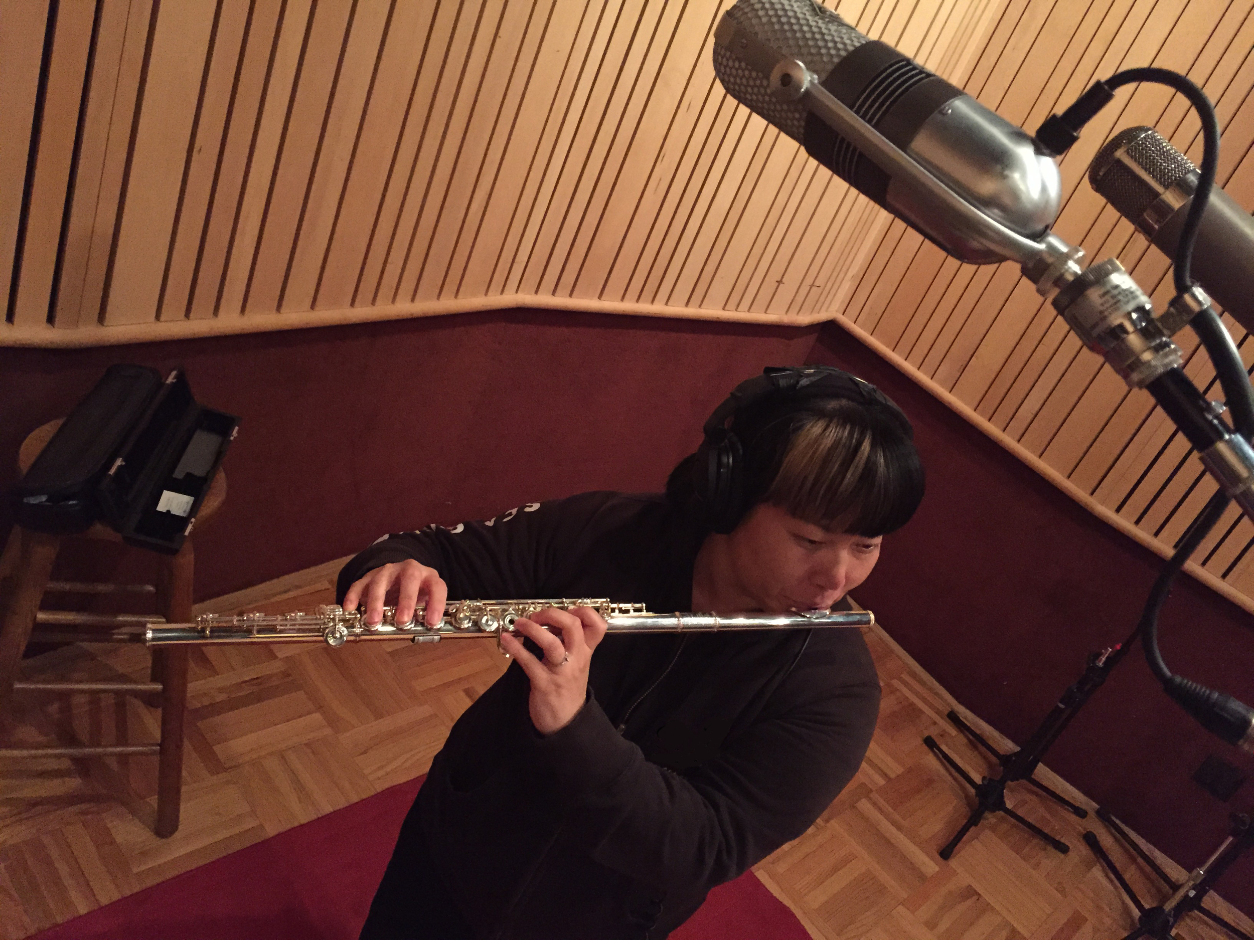 I recorded Eli Fieldsteel's Fractus III: Aerophoneme with my Sankyo Kingma system flute. Even though the piece doesn't require a Kingma system flute, it was nice to use it because of the many quarter tone passages in the piece. 
