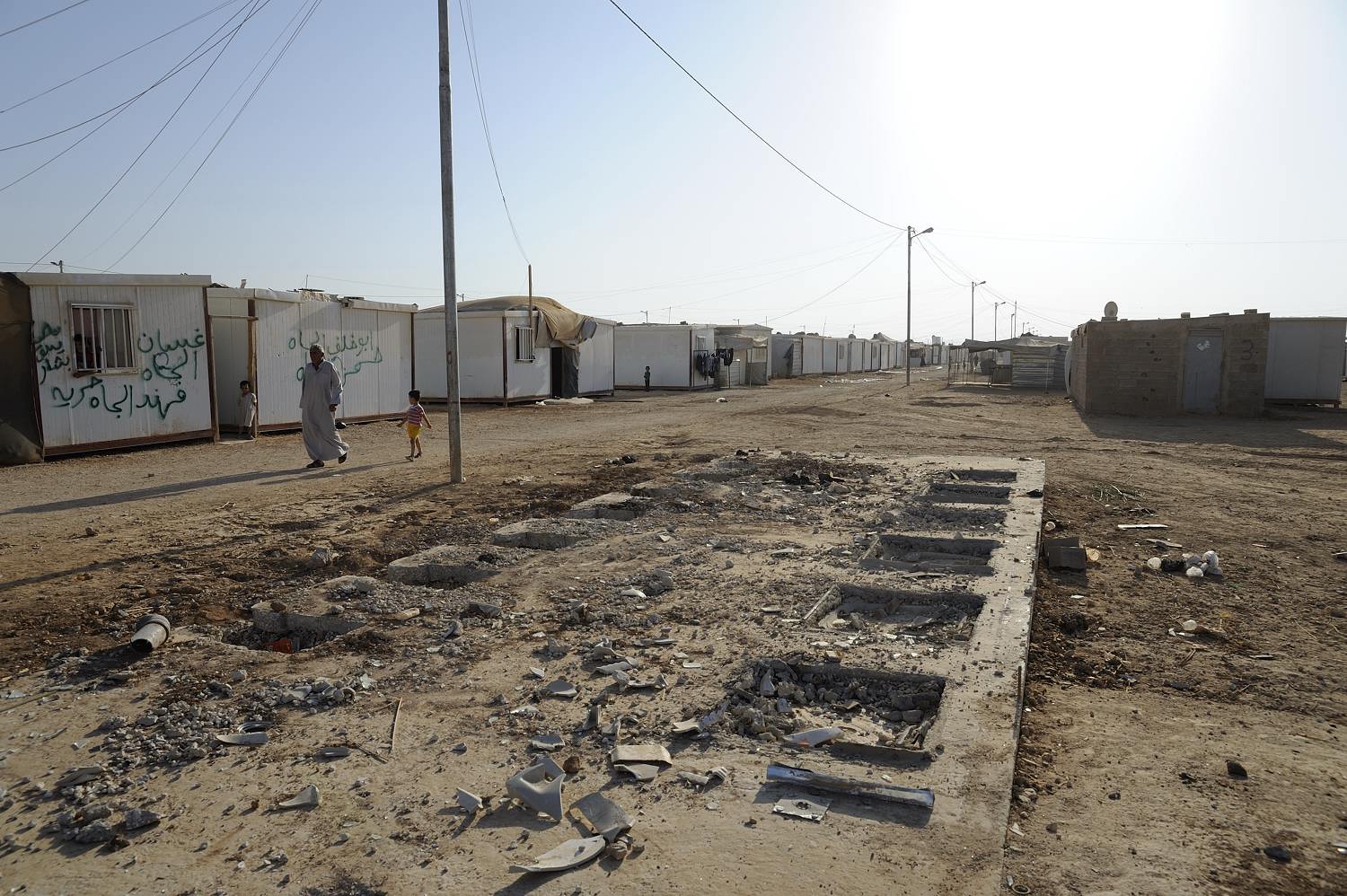  Theft is a major problem in Zaatari. Sanitary blocks like this one can simply disappear overnight. The people are constantly on the lookout for things they can use to make their own quarters a little bit more comfortable.   