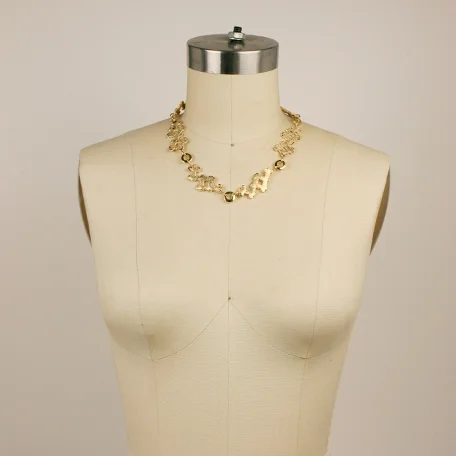yuri-necklace-model.jpg