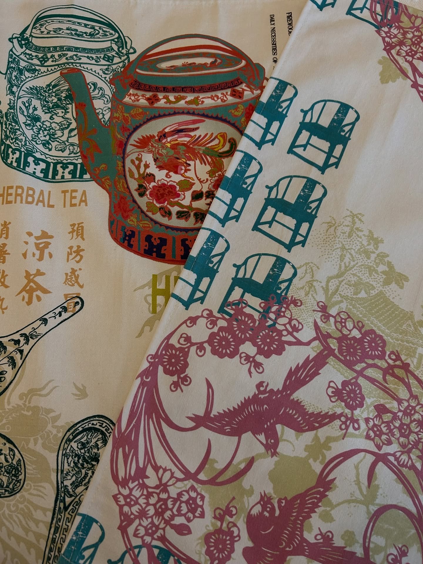 Just in: our tea towel bundle deal! 🍵 Get 3 for only $54 (was $75)&mdash;a stylish gift or souvenir. Limited time only! Available in 8 different designs. 

#summersale #discount #bestdeal #teatowel #souvenir #gift #travel