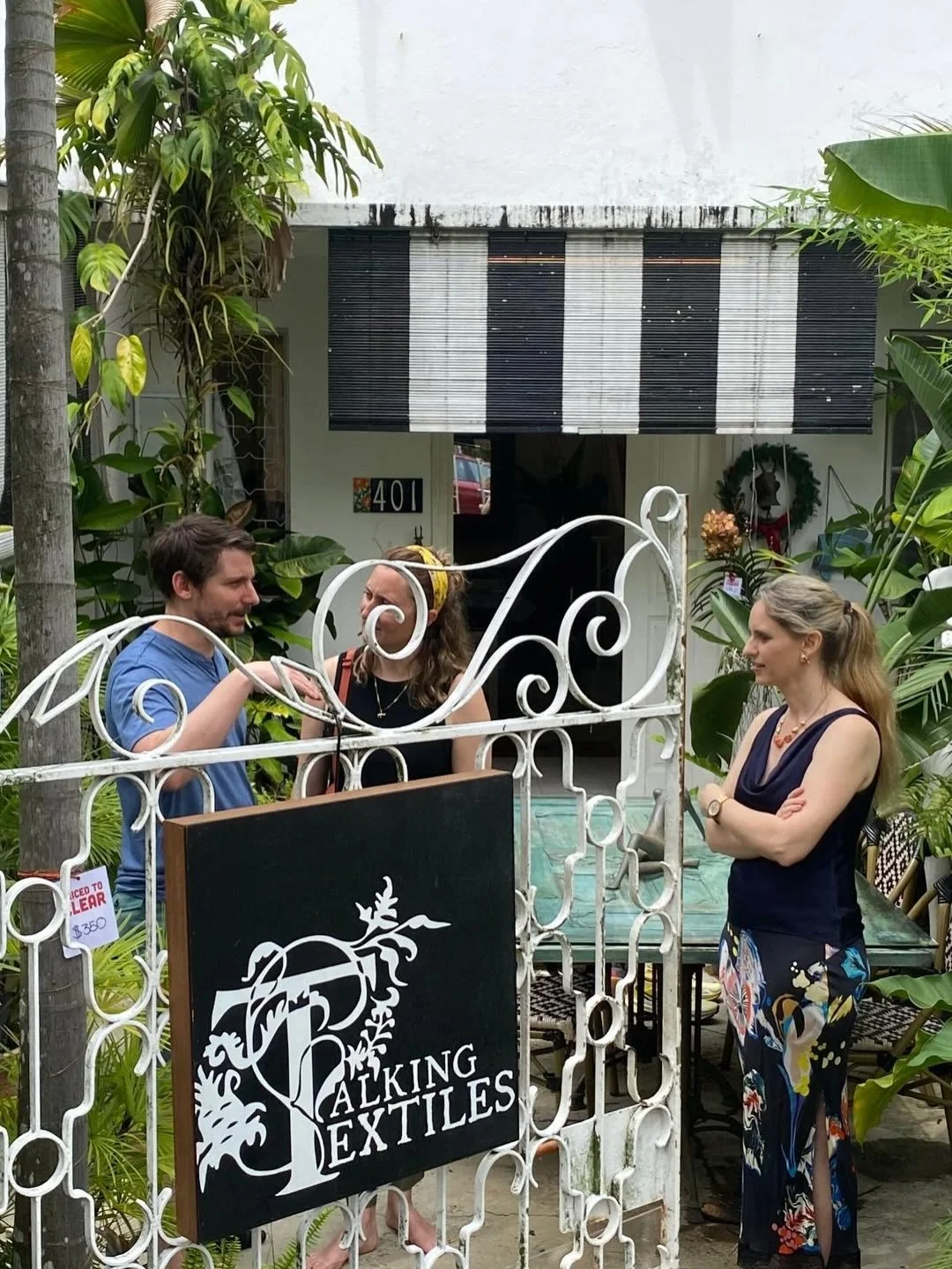 Thanks to all of you who popped in to my moving out sale last weekend!! We had a fantastic time 🤗🪴🤗 I may be moving but Talking Textiles is not going anywhere 😅 See you all in the New Year , I&rsquo;m looking forward to 2026!! 👌🏻🤩