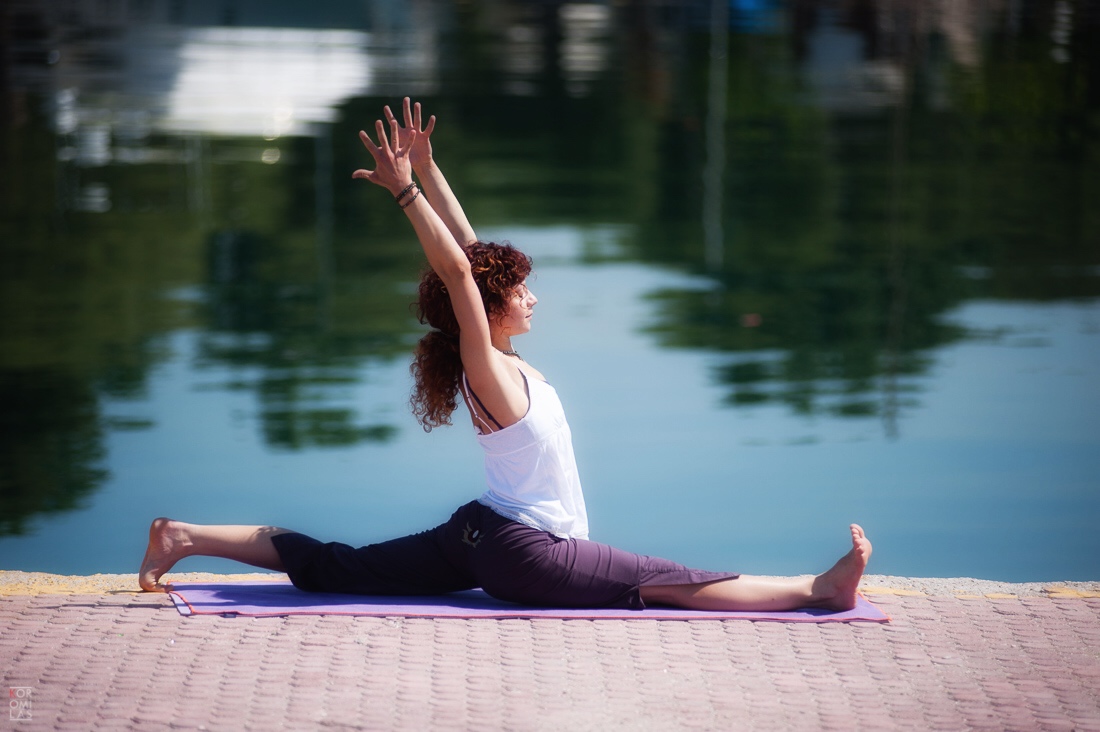 hanumanasana.jpg