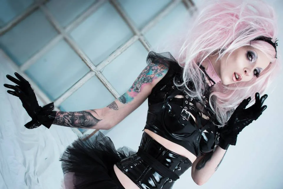 Model: Razor candi ; Photography: Bodo Janos Attila