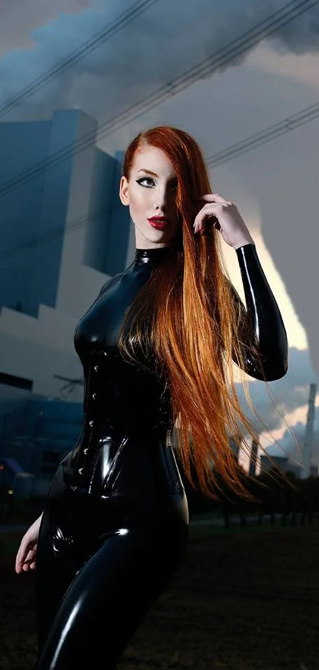 Model: Lila, Photo: Mathias Wallmeier https://www.facebook.com/ModelLeilaLunatic