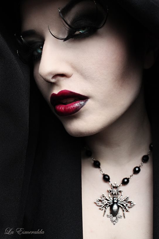 Model: La Esmeralda