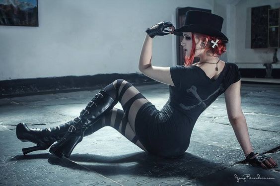 Model: MachineFairy | Photographer: Ian Tessler
