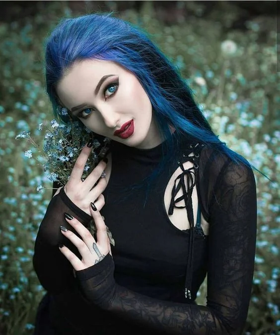 Model: Blue Astrid | www.facebook.com/pg/bluexastrid