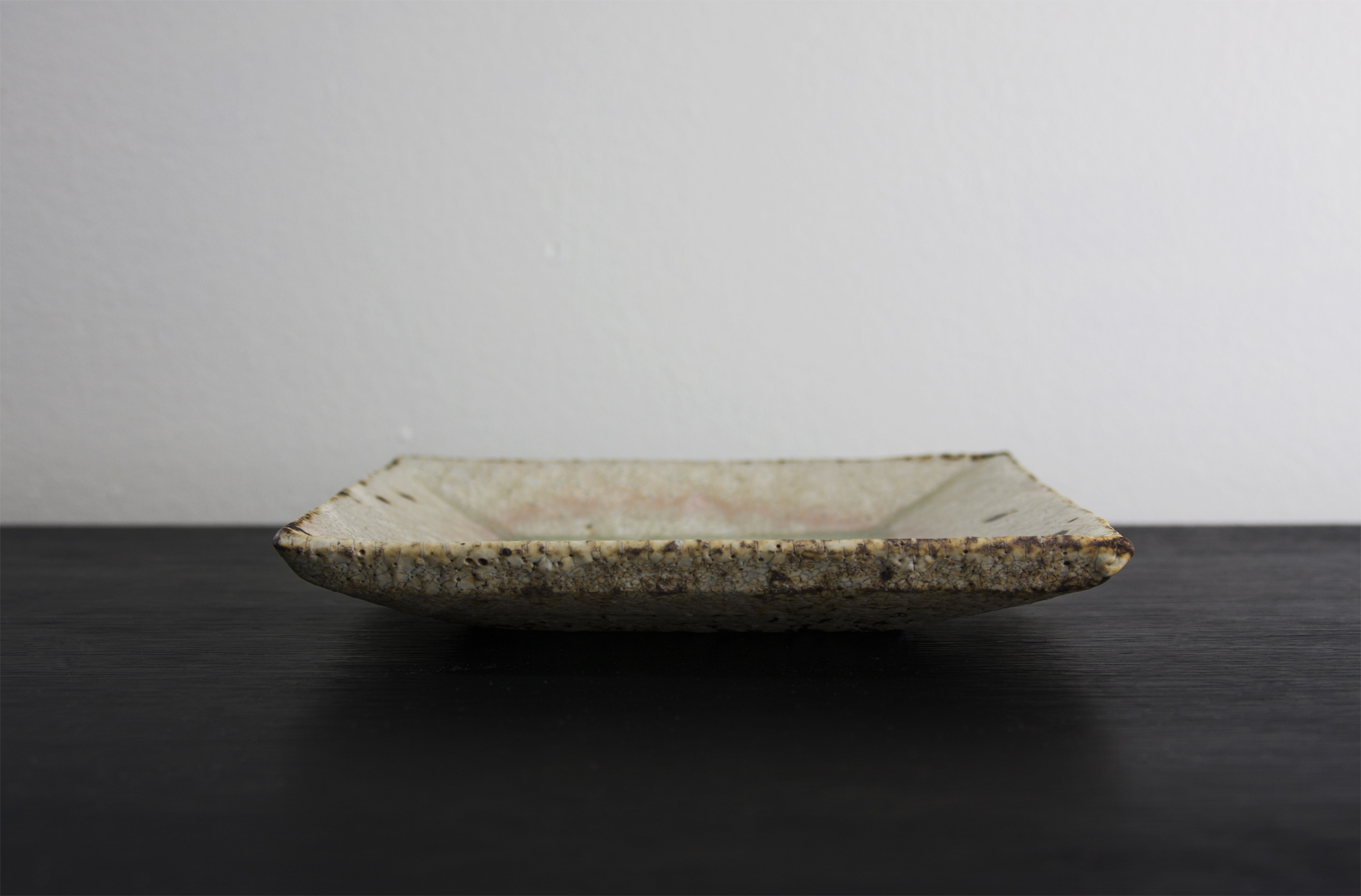 Hibi Kohiki Square Plate by Atsushi Ogata