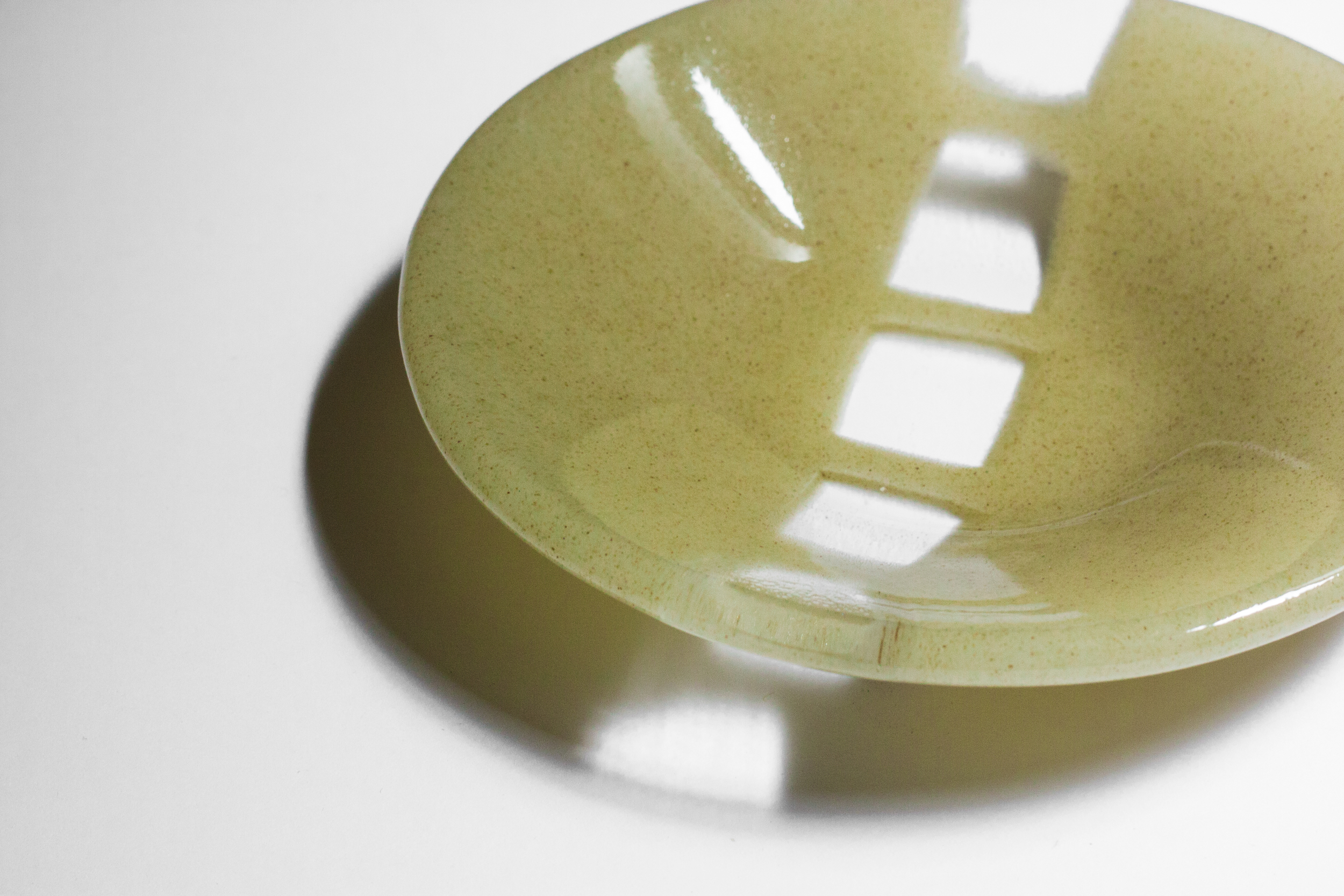 Small Round Plate (cream) by Saburo