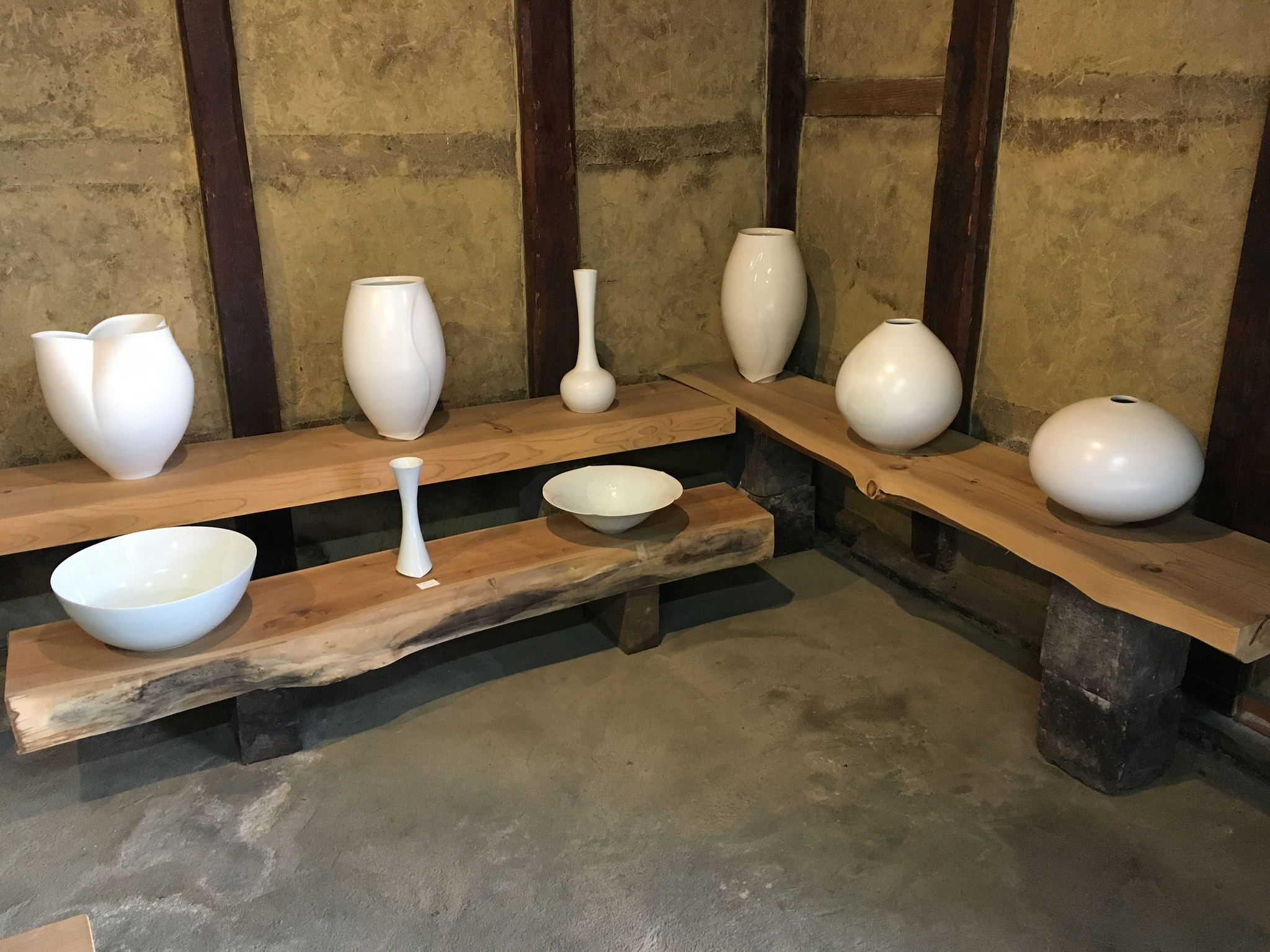 Ikura san's studio space used to be Sake brewery, so its Sake culture keeps changing the wall texture. 