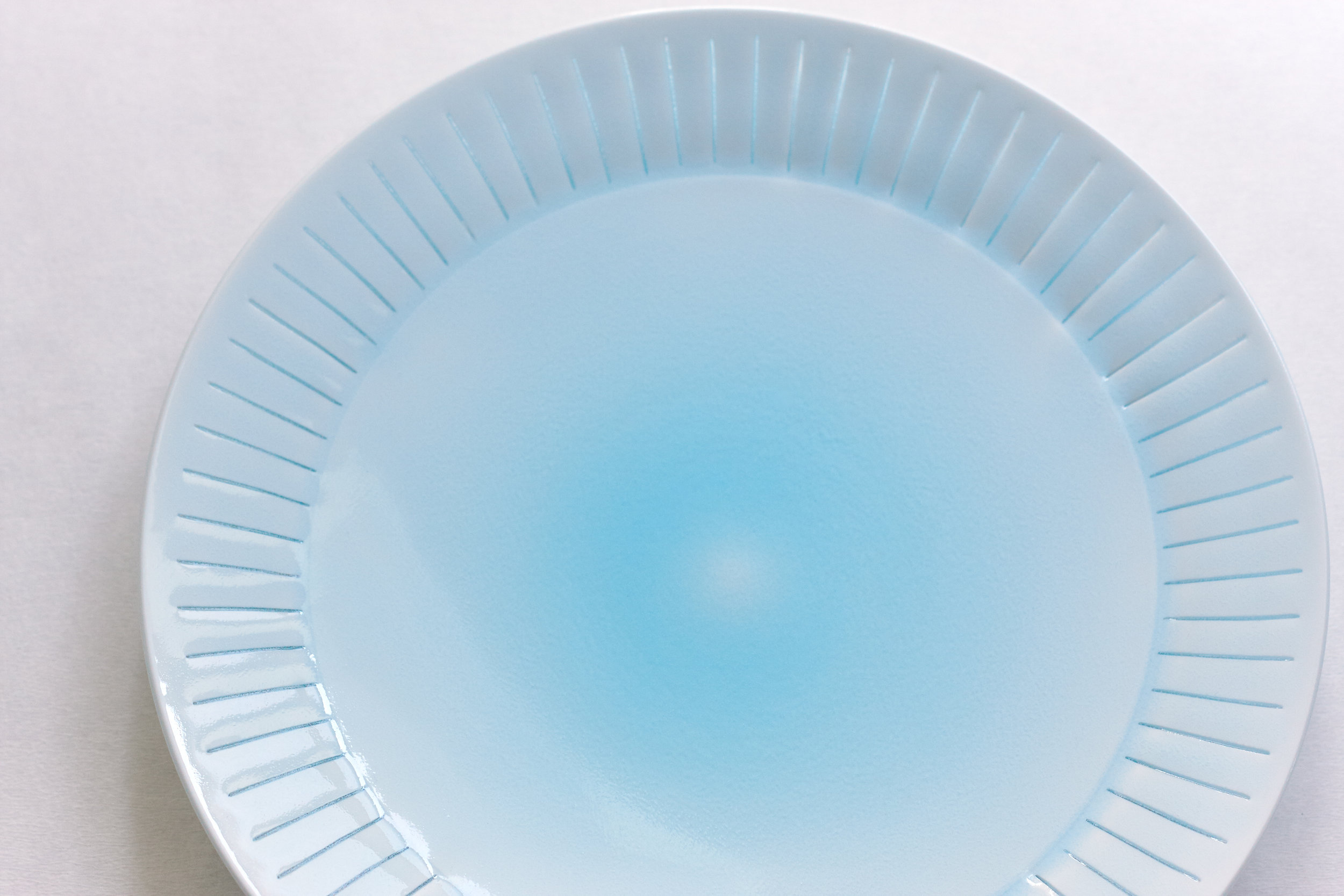 Flower of the Water Medium Plate by Kotaro Ikura