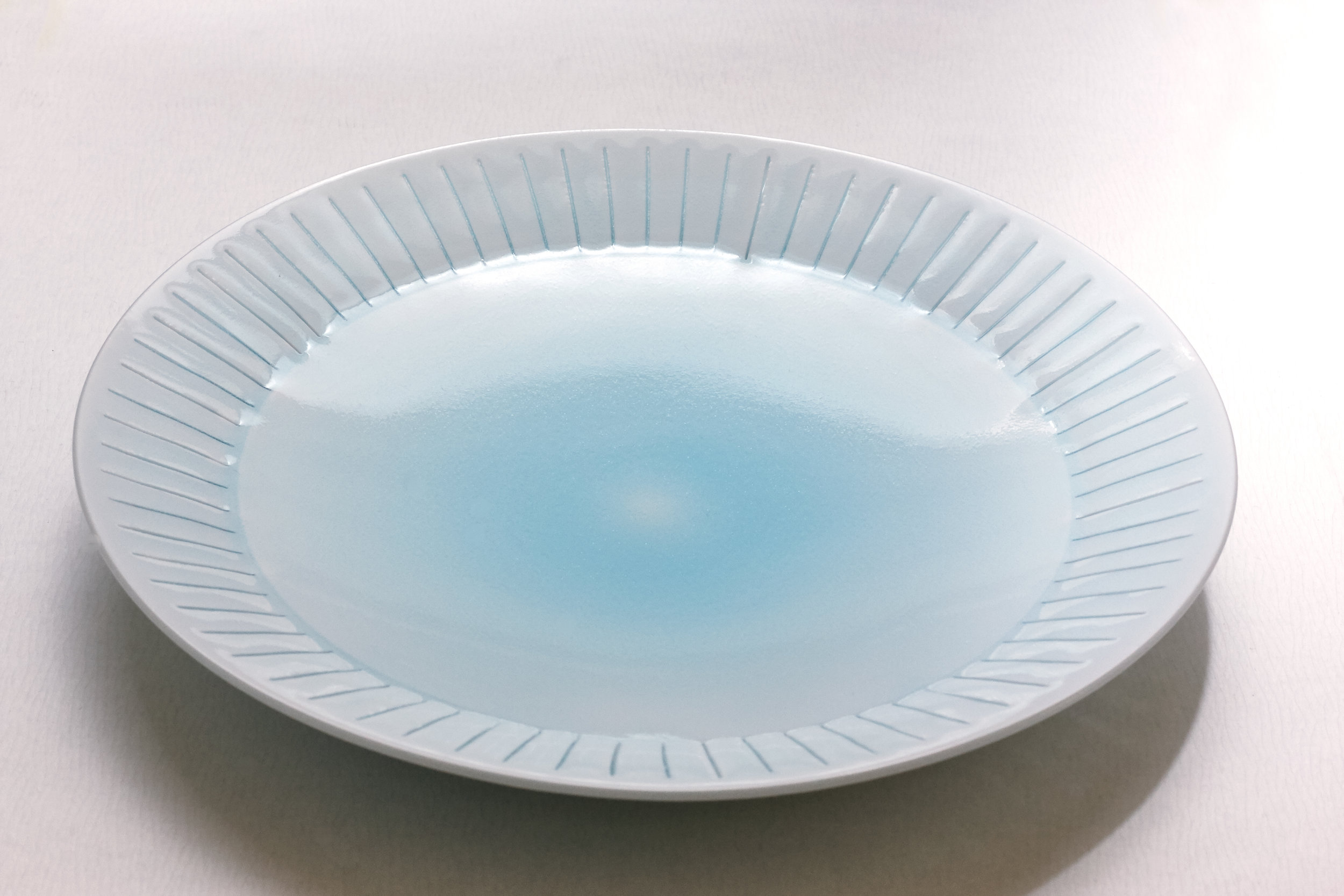Flower of the Water Medium Plate by Kotaro Ikura