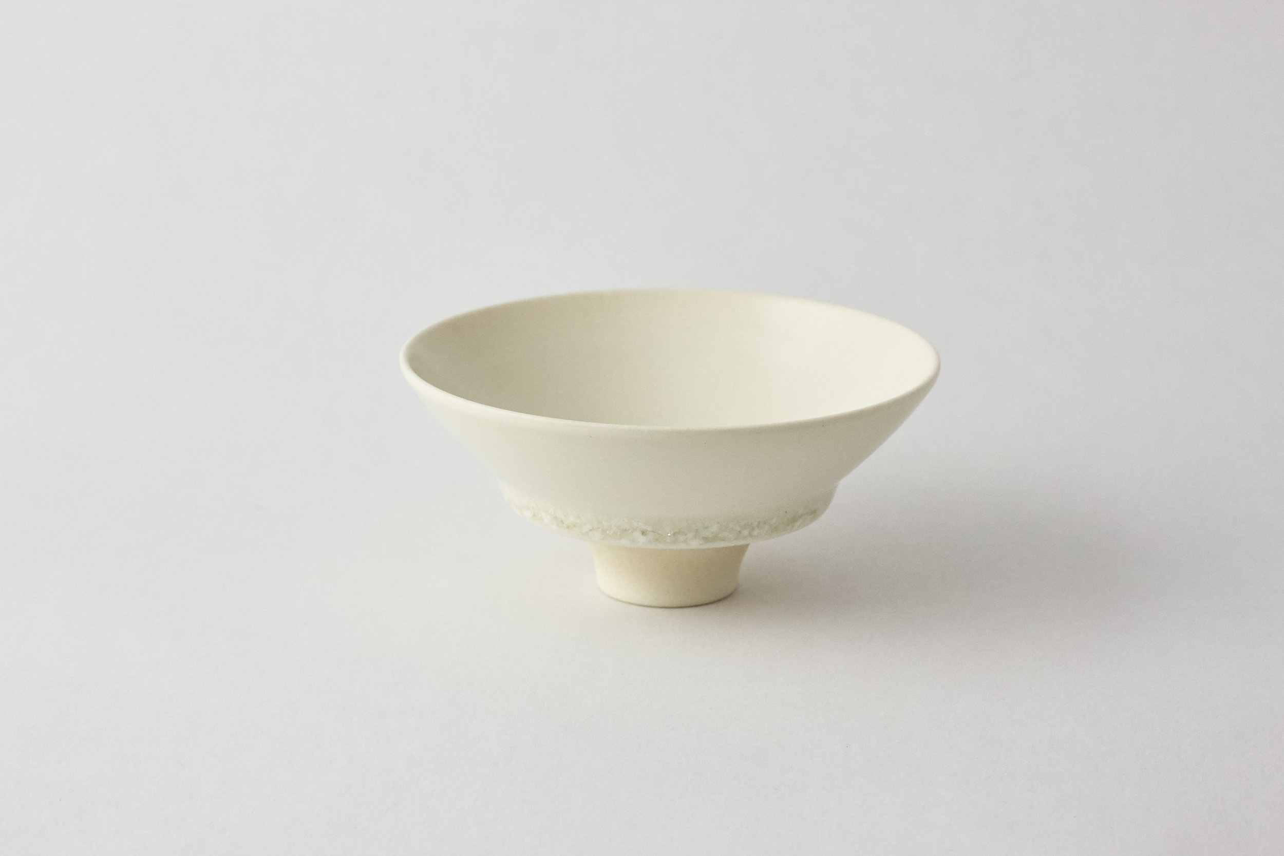 Sake Cup (Cream) by Masako Niimi