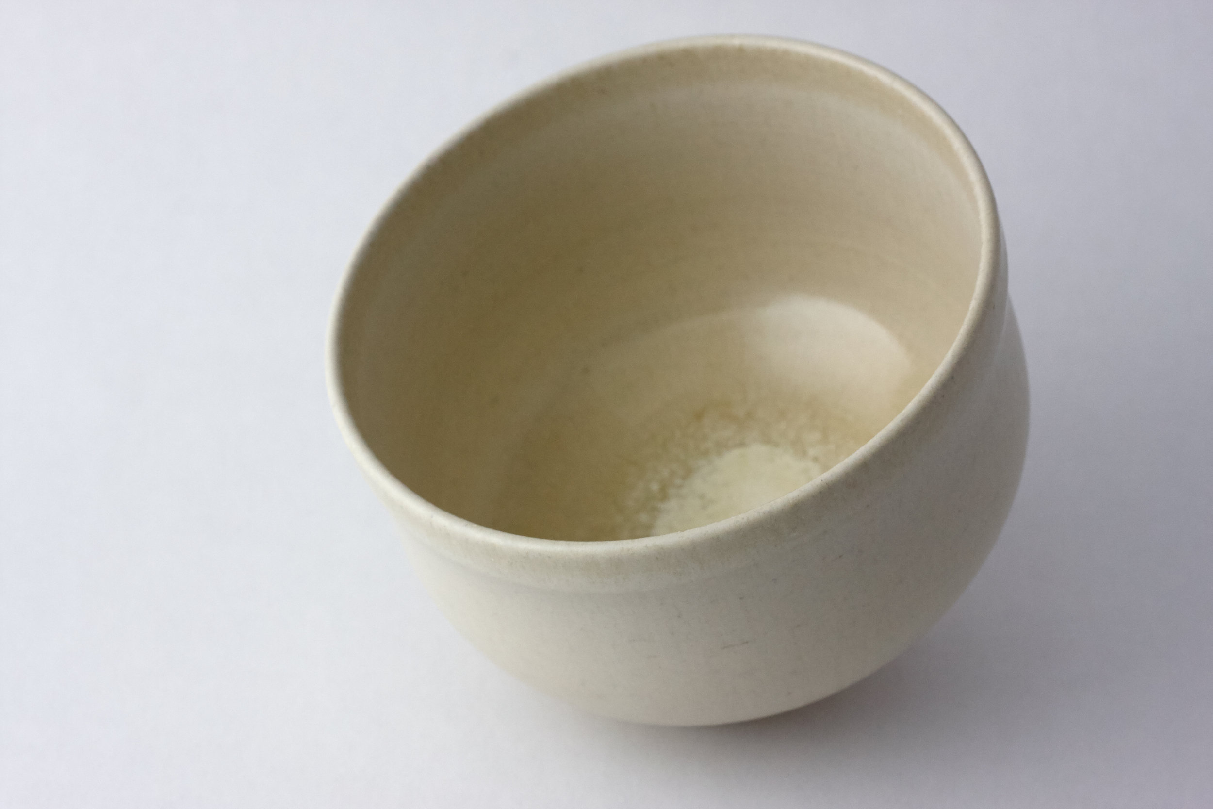 Tea Bowl (Beige) by Masako Niimi
