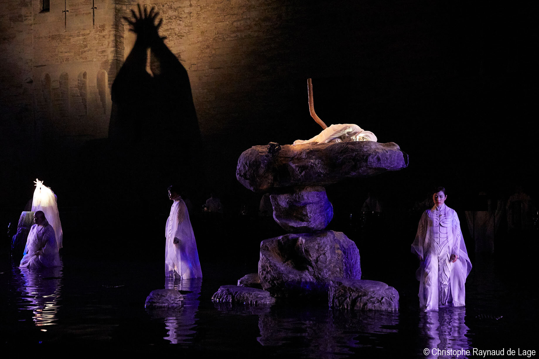 Antigone2_Japan-Suite.jpg