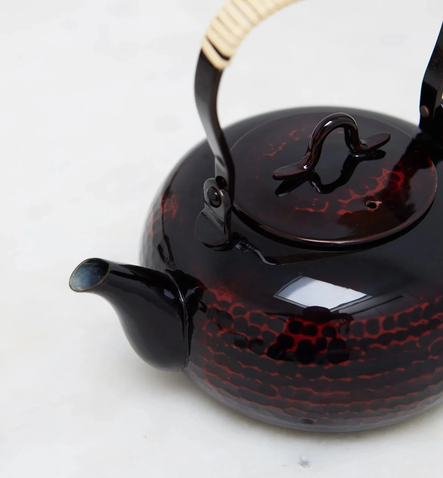 AK02_teapot_Detail2.jpg