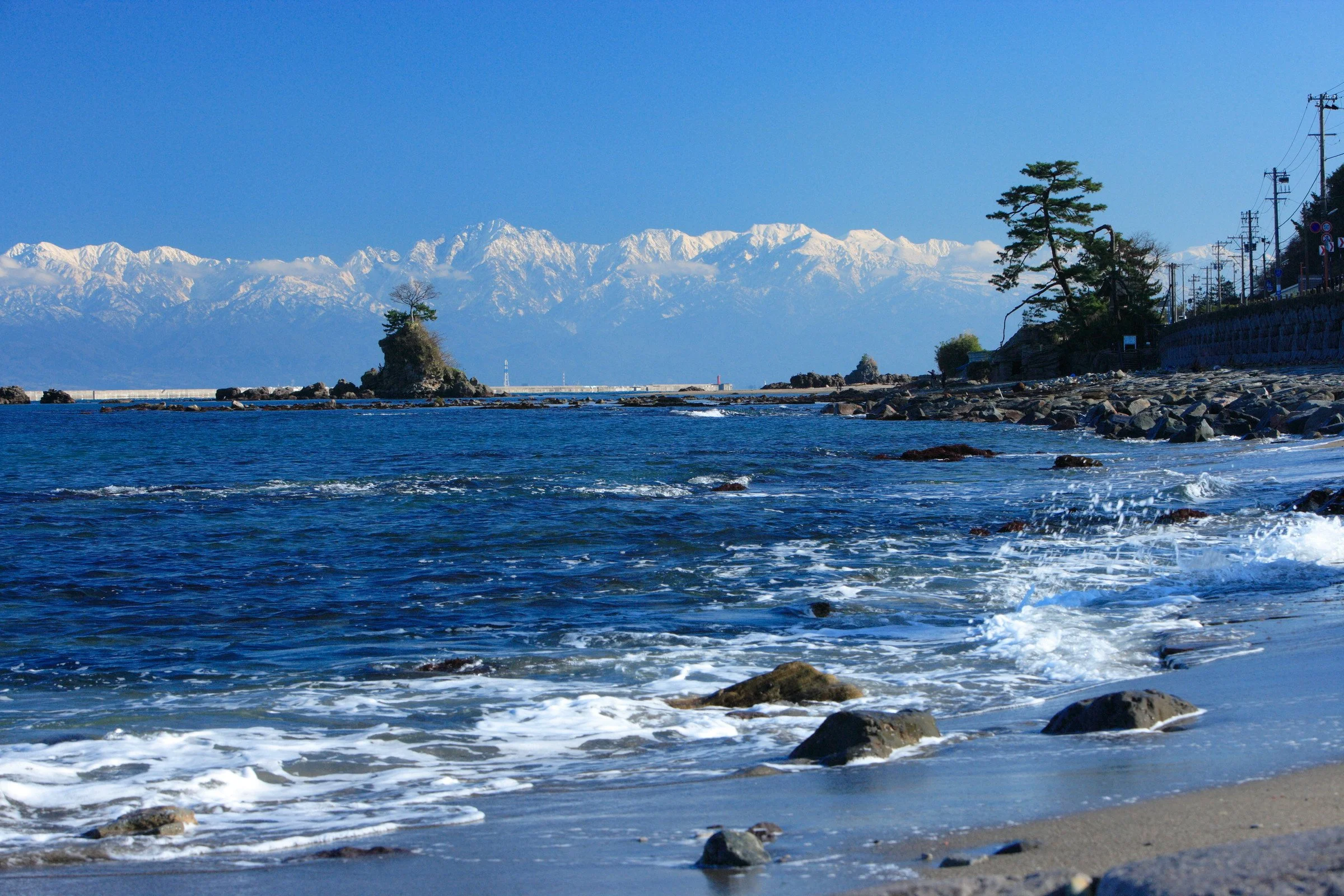 Hokuriku: Japan’s Quiet Coast of Craft, Cuisine, and Mountains