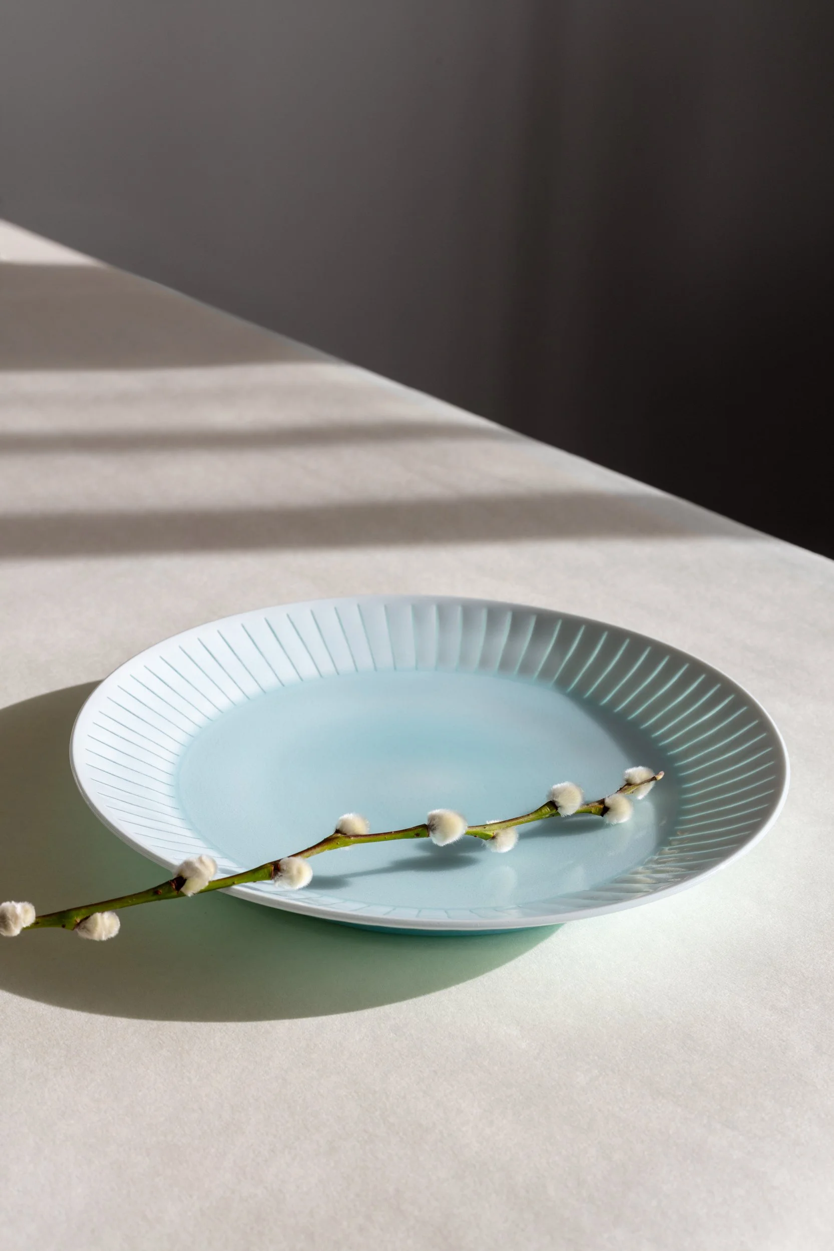 Flower of Water Plate by Kotaro Ikura