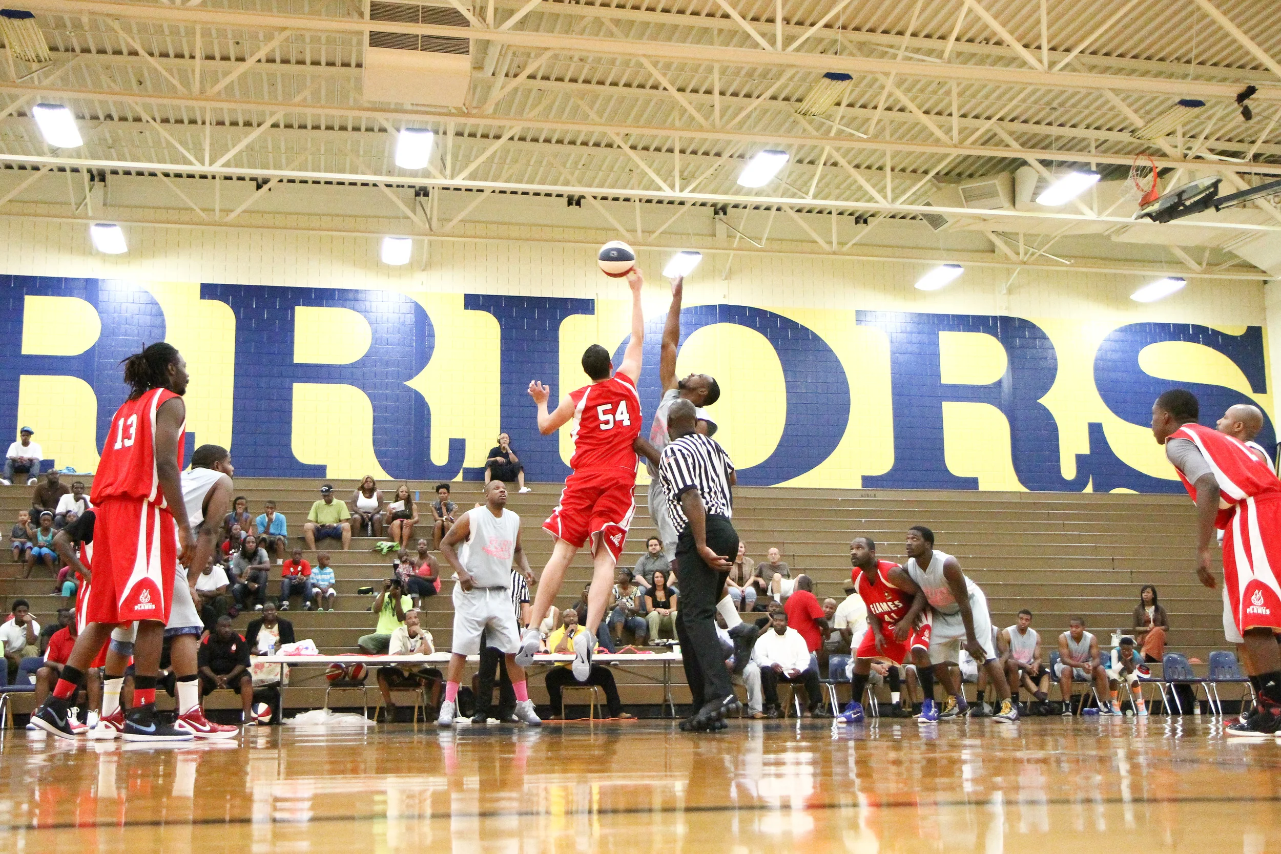 Tip off of the Midwest Flames vs Chicago Fury