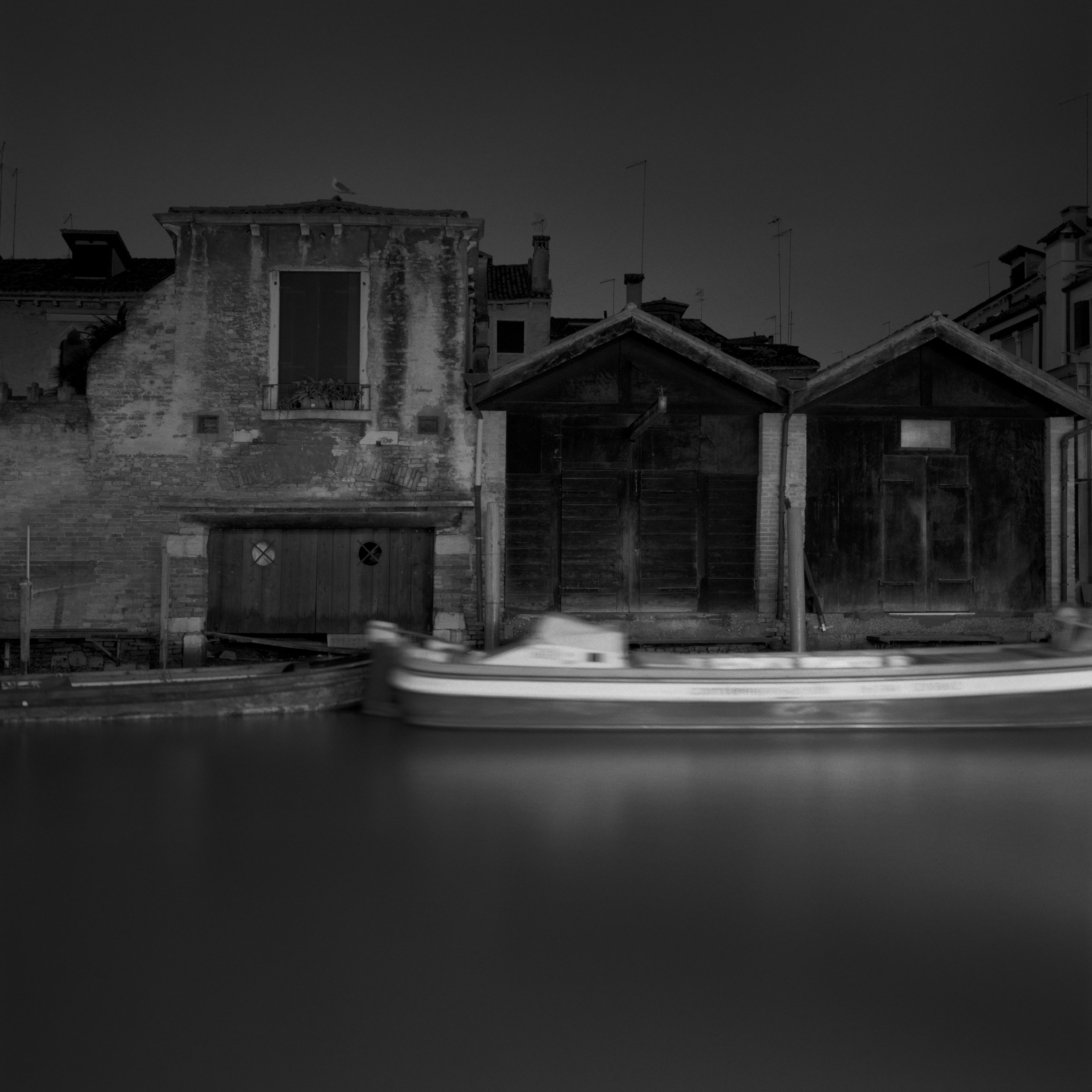 V23-07-sepia.jpg