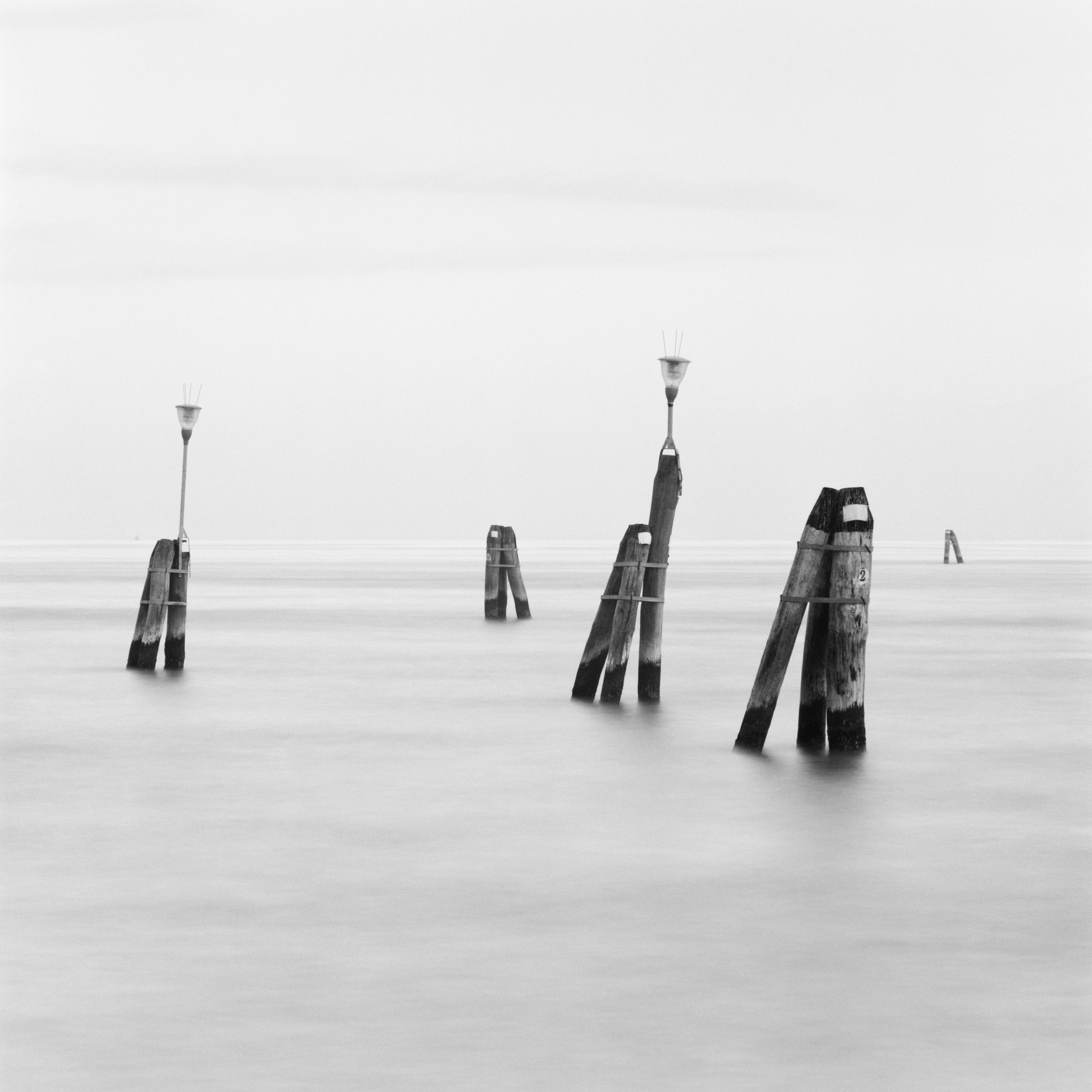 V25-06-sepia.jpg
