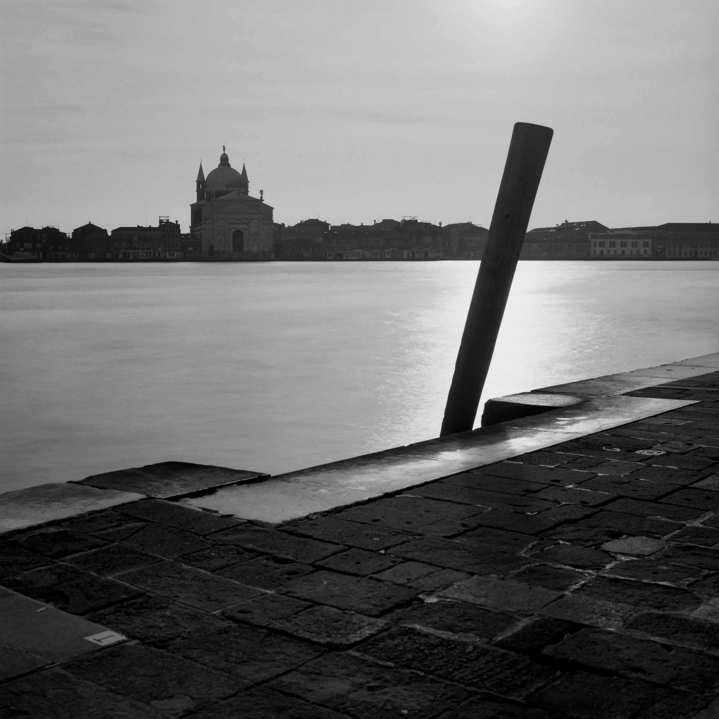 V31-06-sepia.jpg