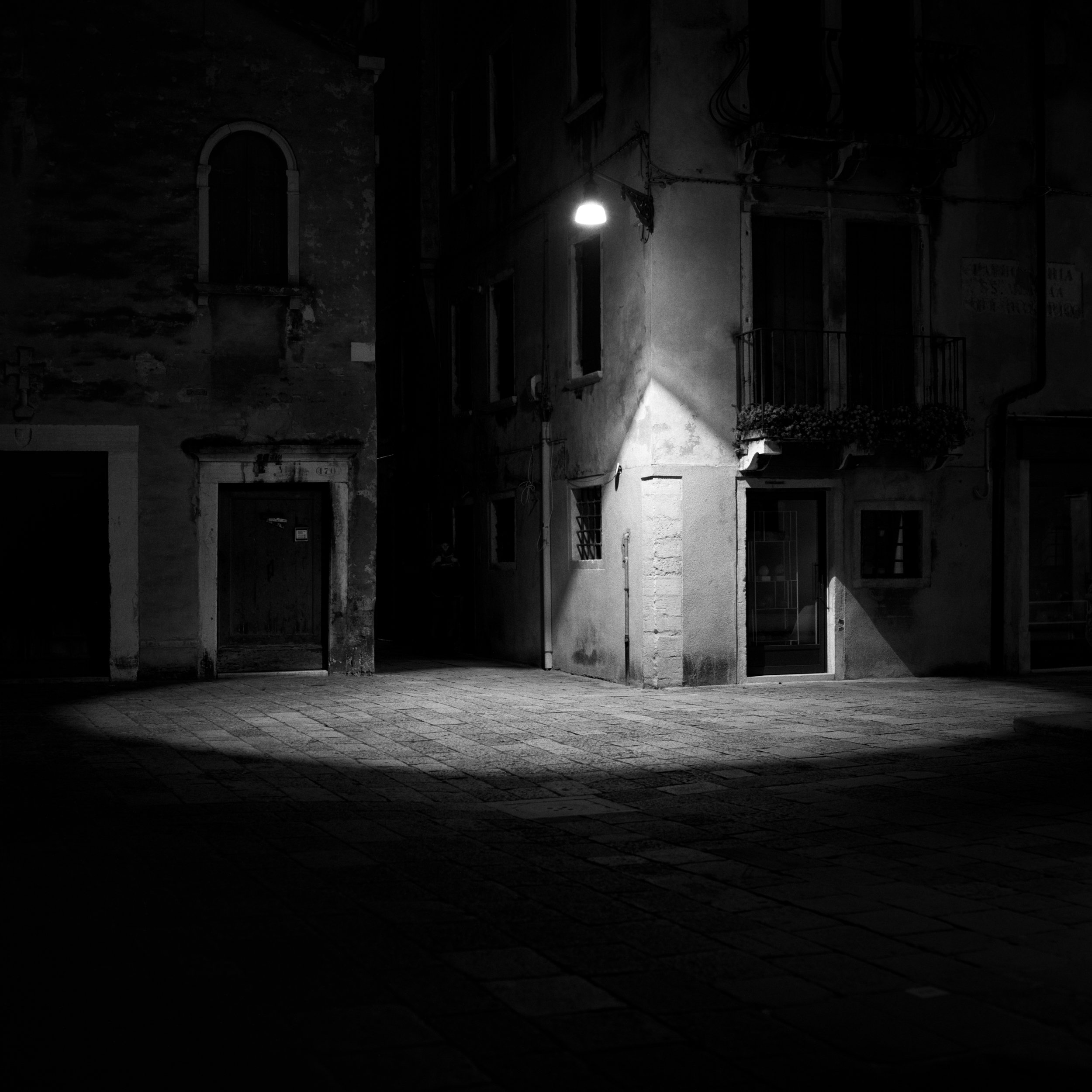 V36-11-sepia.jpg