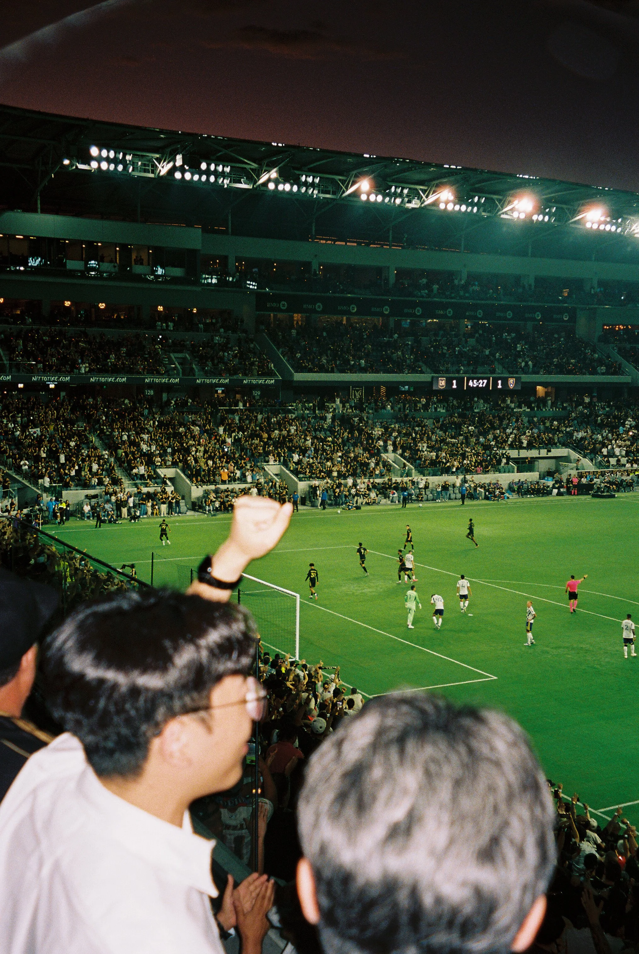 42784014455-R1-037-17.JPG