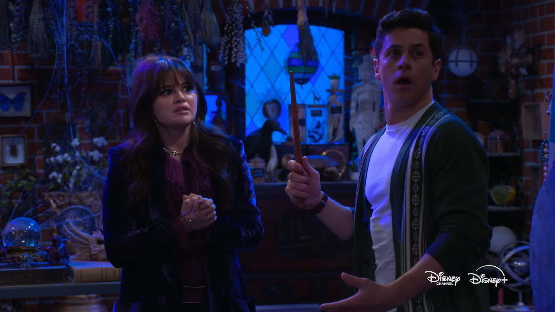 2 Wizards Trailer for Disney+ Sequel Series WIZARDS BEYOND WAVERLY PLACE Starring ...