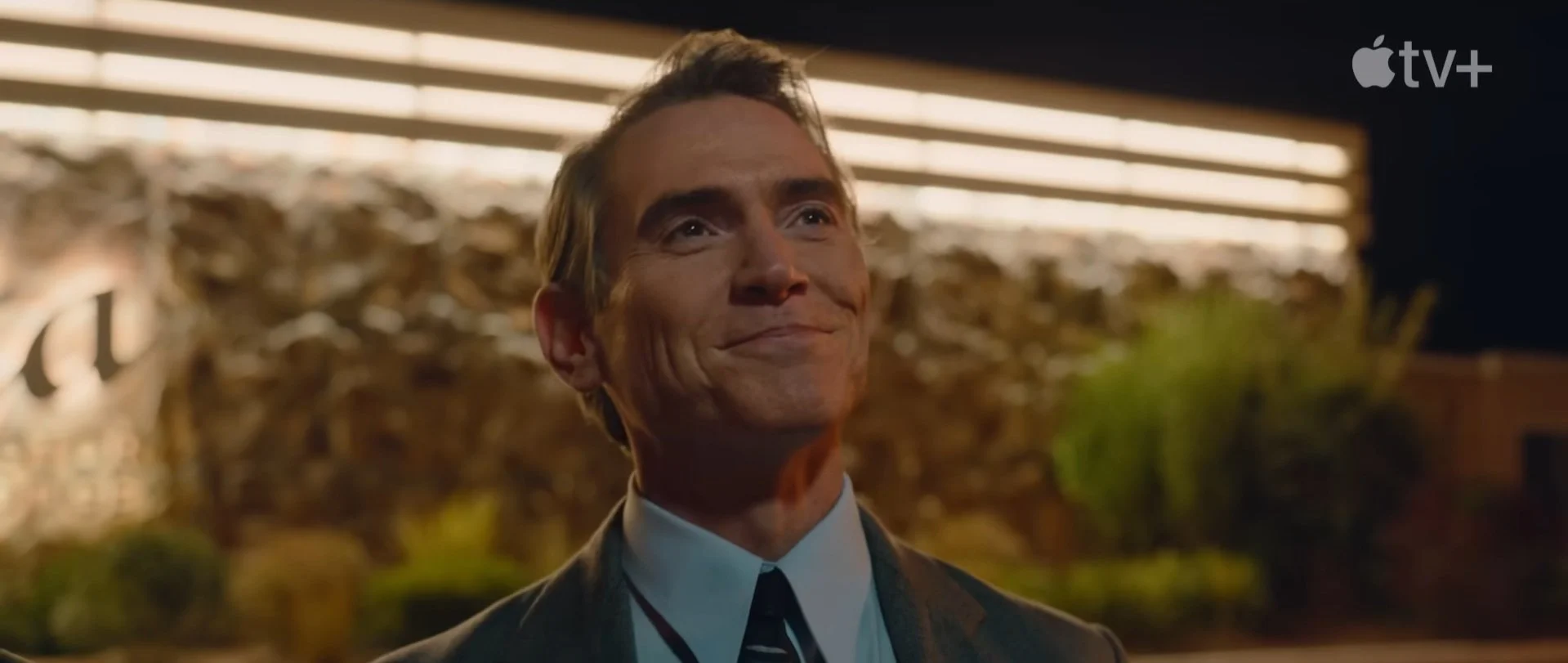 Billy Crudup is selling Moon real estate in awesome trailer for Apple TV+’s retrofuturistic sci-fi series HELLO TOMORROW! Billy Crudup is selling Moon real estate in awesome trailer for Apple TV+’s retrofuturistic sci-fi series HELLO TOMORROW!