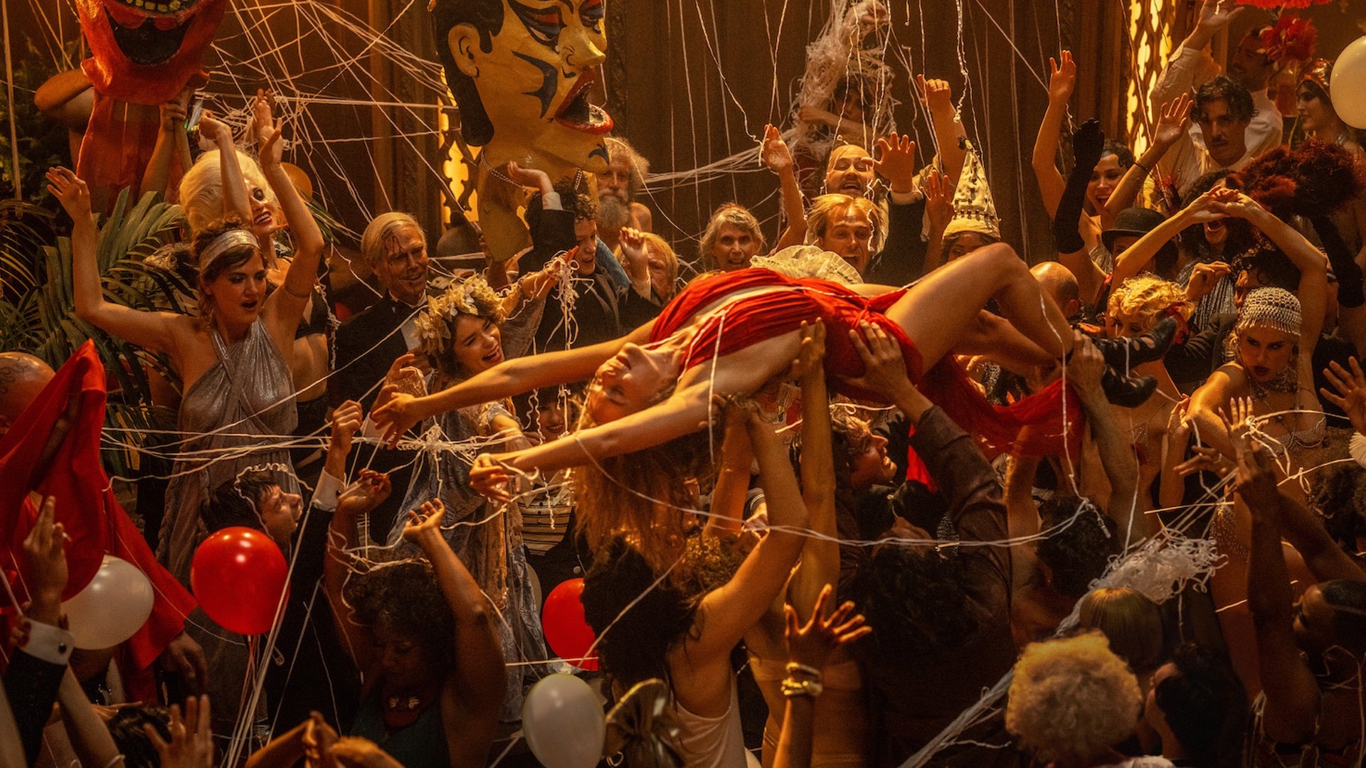 First look at Damien Chazelle’s 1920s Hollywood movie BABYLON starring Brad Pitt and Margot Robbie First look at Damien Chazelle’s 1920s Hollywood movie BABYLON starring Brad Pitt and Margot Robbie