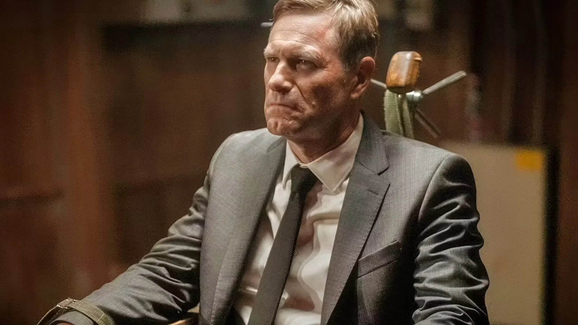 Aaron Eckhart and Devon Sawa team up for the crime thriller THIEVES HIGHWAY