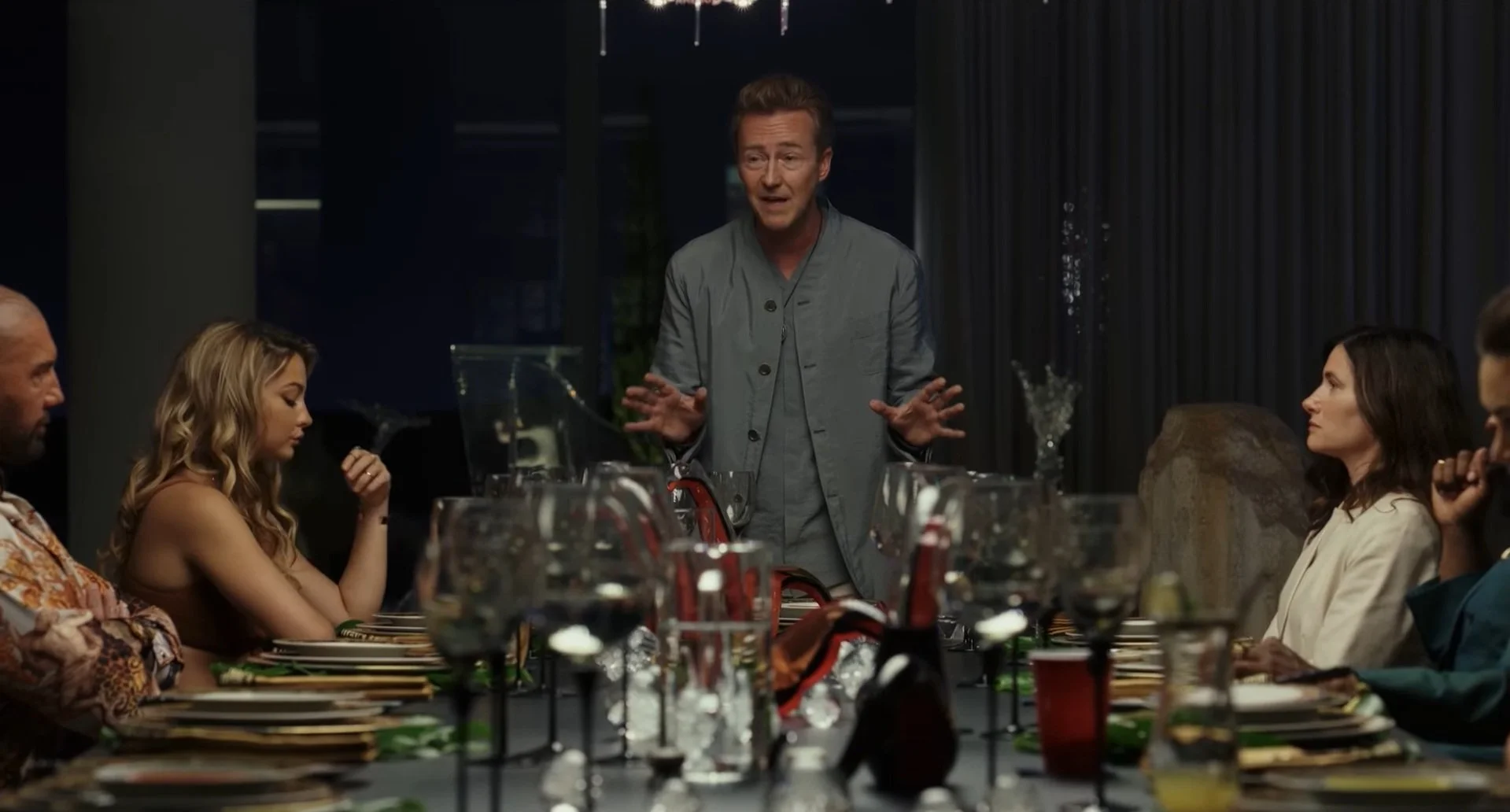 New Clip from GLASS ONION: A KNIVES OUT MYSTERY Teases Edward Norton’s Murder Mystery Game New Clip from GLASS ONION: A KNIVES OUT MYSTERY Teases Edward Norton’s Murder Mystery Game