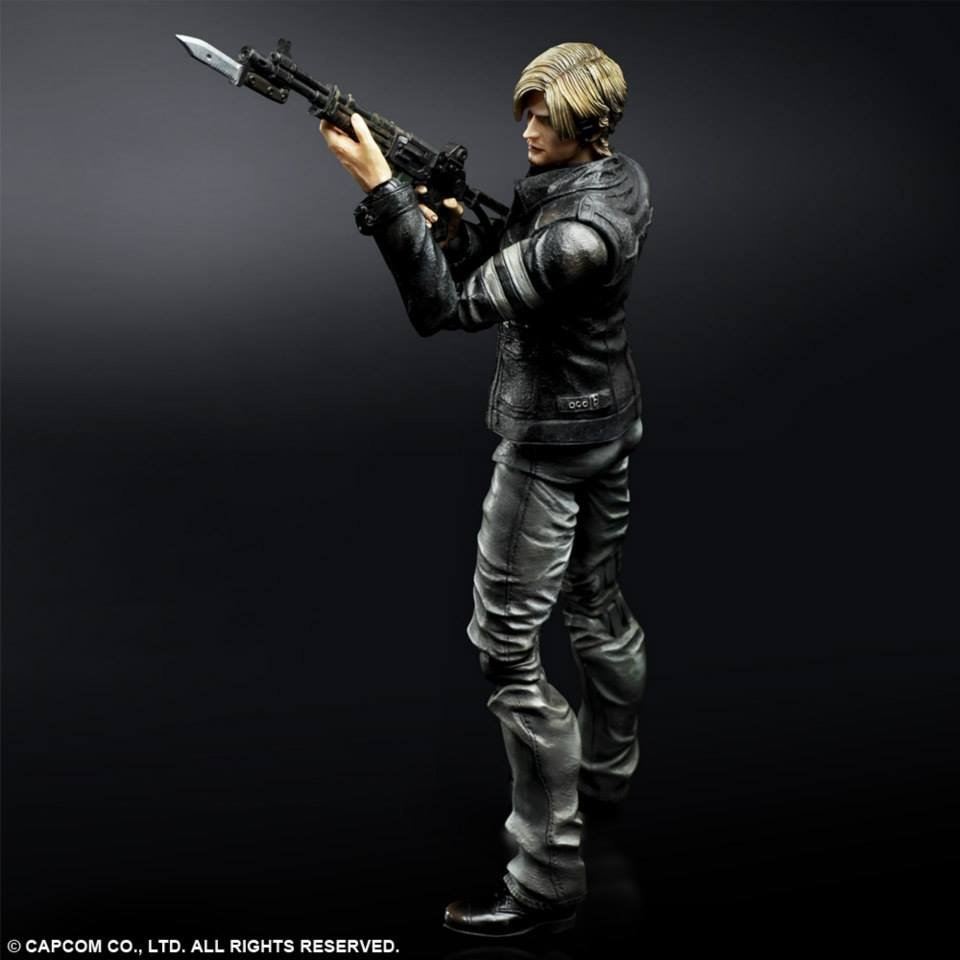 RE6_PlayArts_Figure_Leon4.jpg