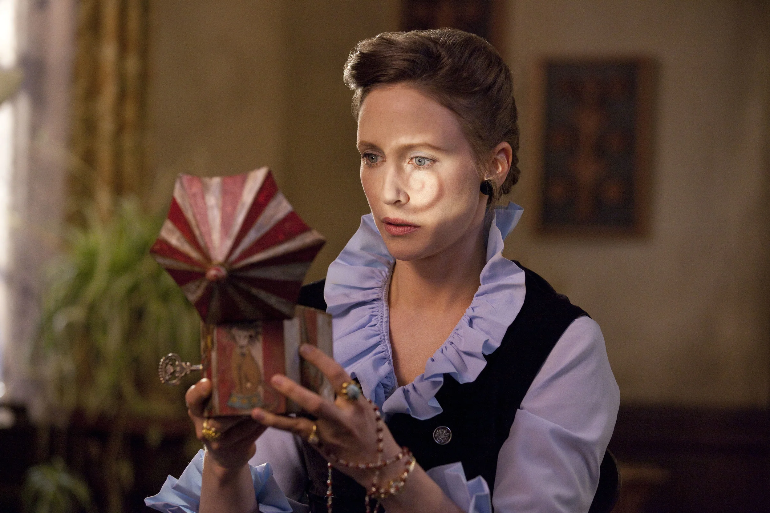 THE CONJURING Creepy Featurette Focuses On Lorraine Warren GeekTyrant THE CONJURING Creepy Featurette Focuses On Lorraine Warren GeekTyrant