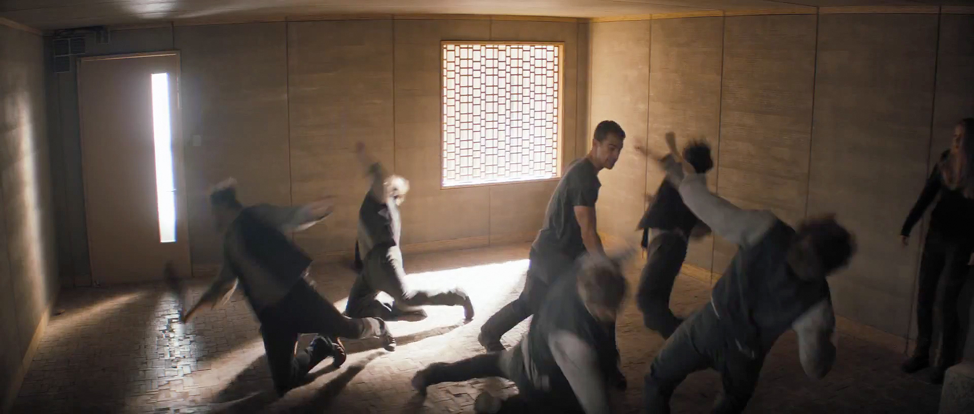 first-official-footage-from-the-futuristic-action-film-divergent-8.jpg