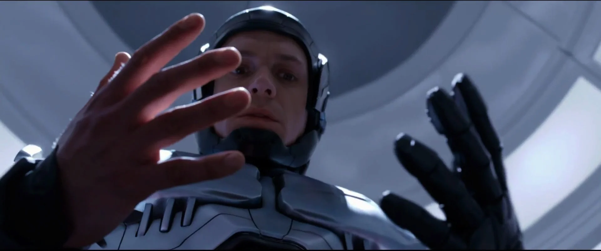 first-awesome-trailer-for-robocop-11.jpg