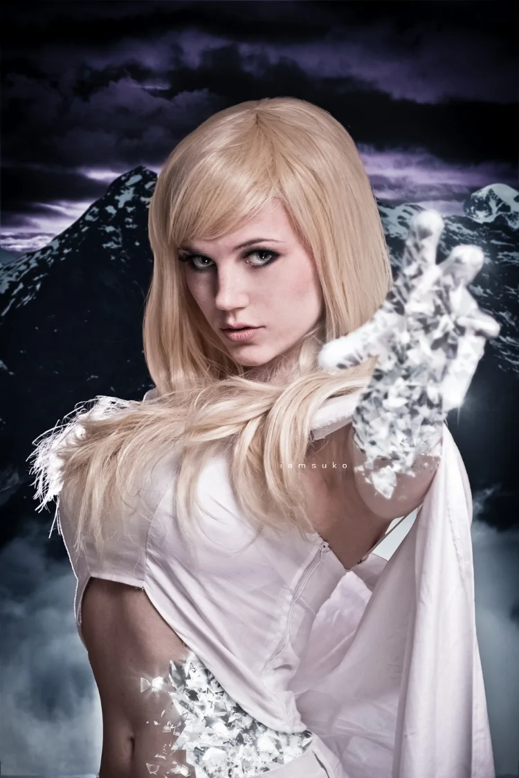 Masubiii is White Queen | Photo by: Iamsuko | Hair by: Geisha Wigs