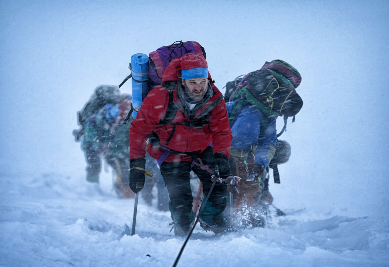 EVEREST-Jason-Clarke.jpg