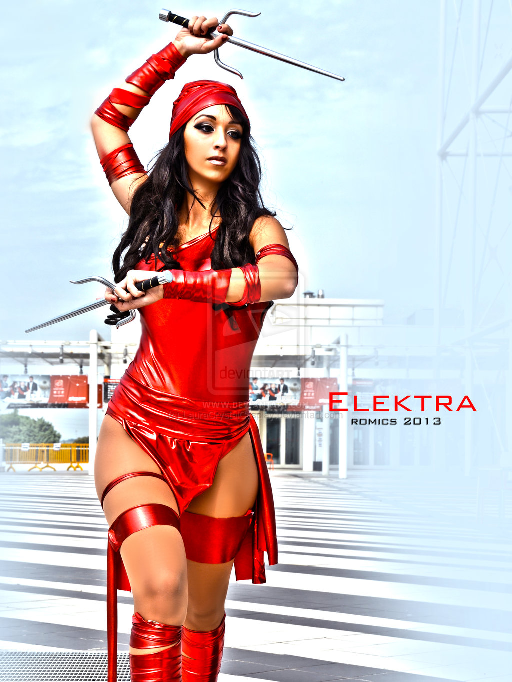 Laura Crystal Cosplay is Elektra | Photo by: Photostudiolight